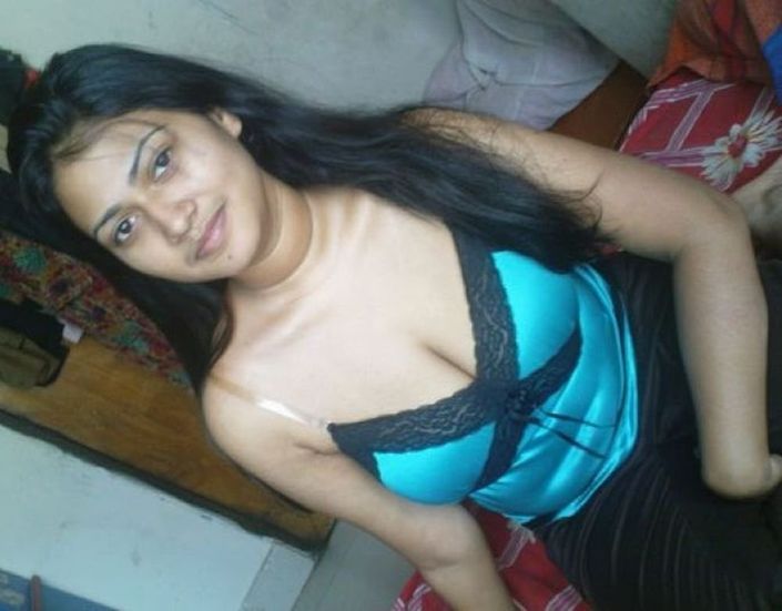 Индианки на порно фото позируют голыми