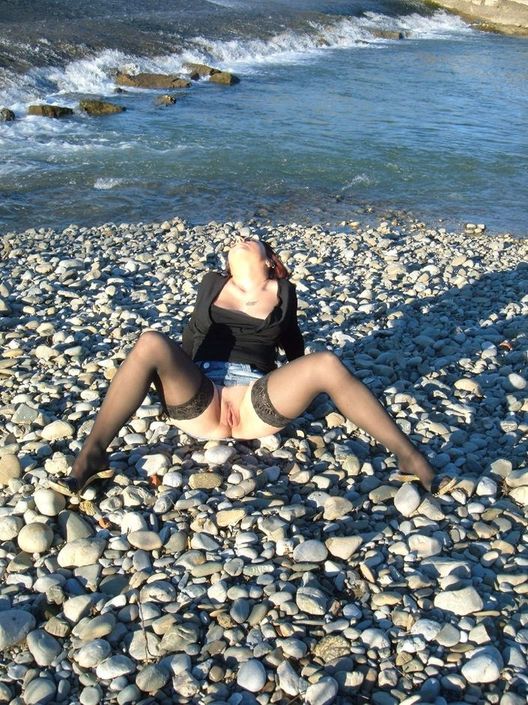 Итальянская дамочка любит фоткаться по нудистки и трахаться | 127 ХХХ фото