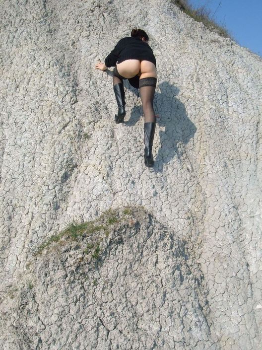 Итальянская дамочка любит фоткаться по нудистки и трахаться | 127 ХХХ фото